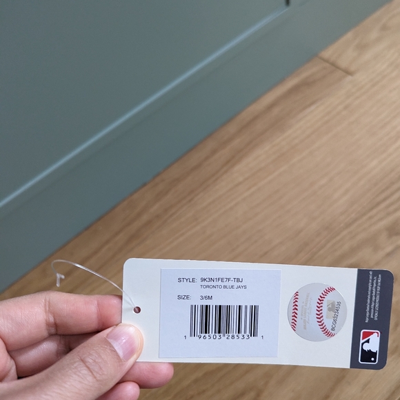 Brand new Blue Jays baby fleece suit - Picture 3 of 6